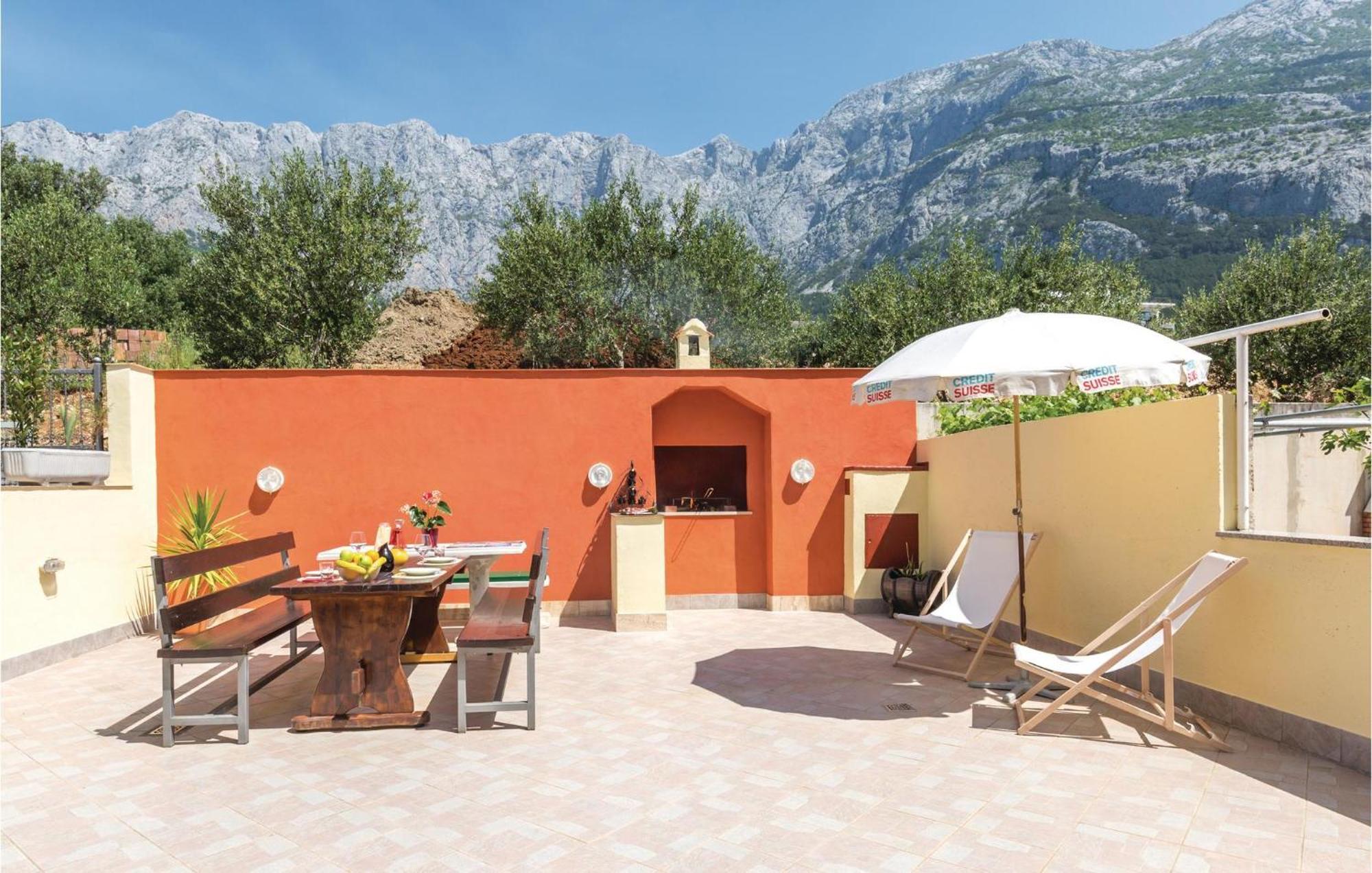 Nice Apartment In Makarska With House Sea View Exterior photo