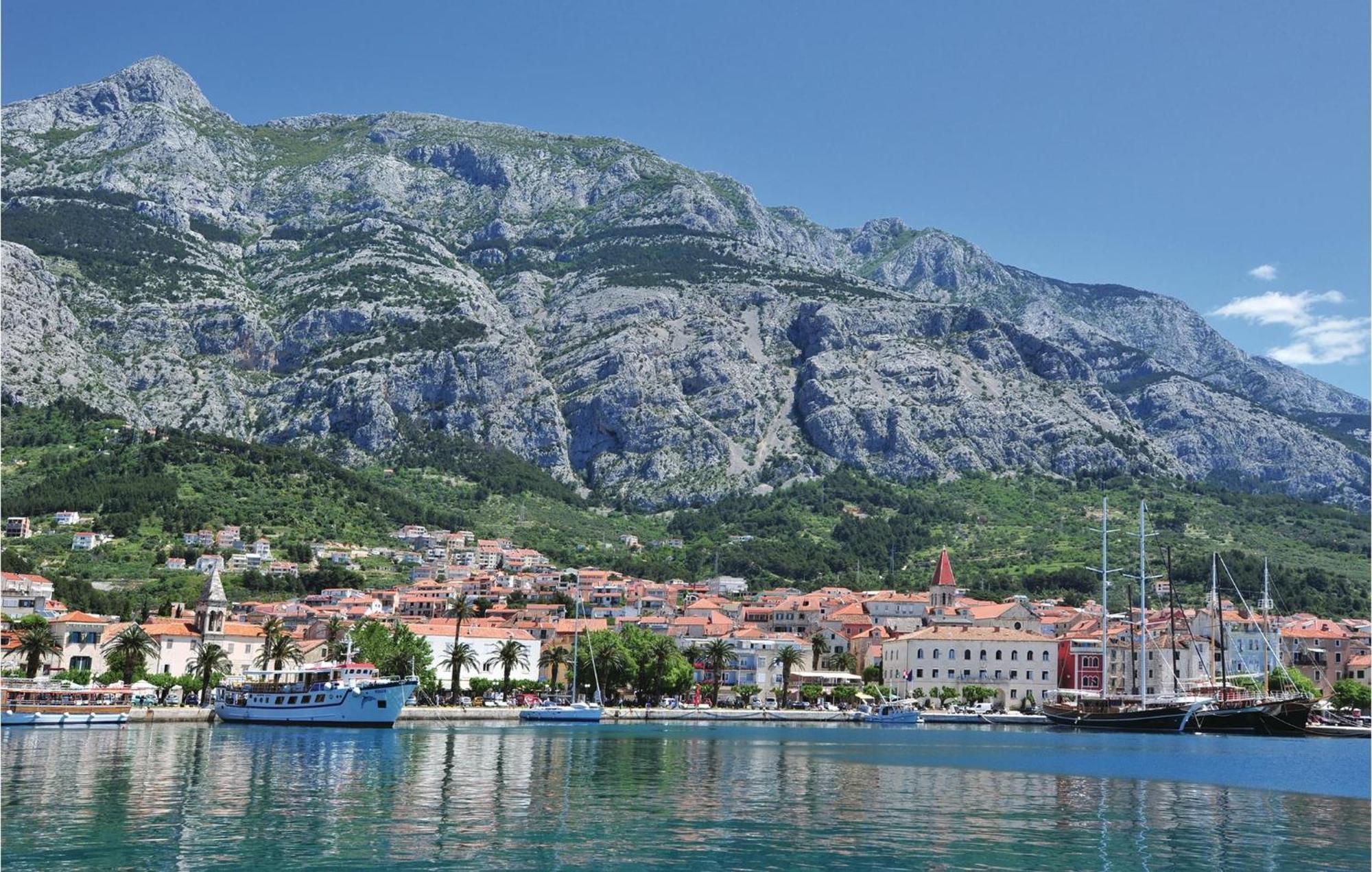 Nice Apartment In Makarska With House Sea View Exterior photo